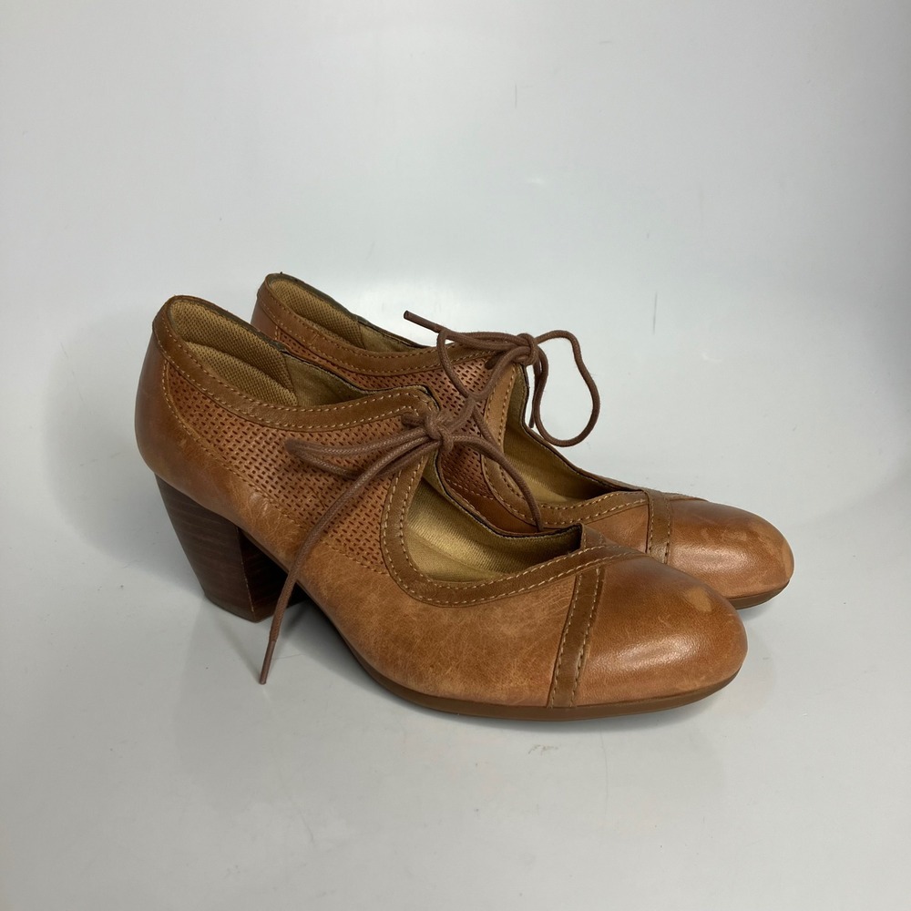 Comfortiva tan‎ leather vintage style pumps retro women's size 7 cottagecore